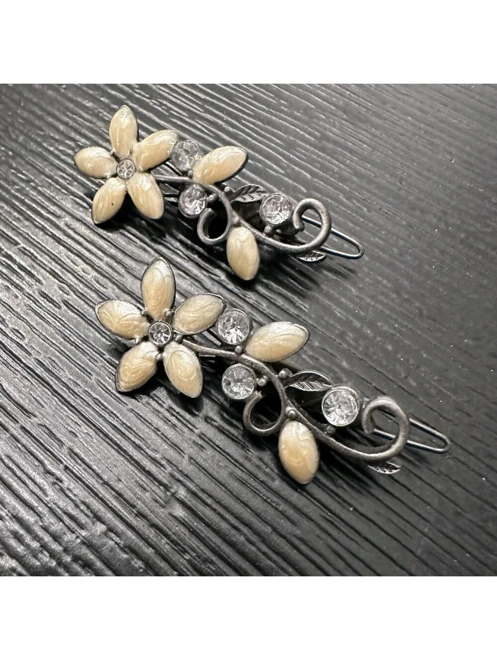 Lot Of 2 Vintage Goody Silver Tone Hair Clips Floral Faux Pearl EUC